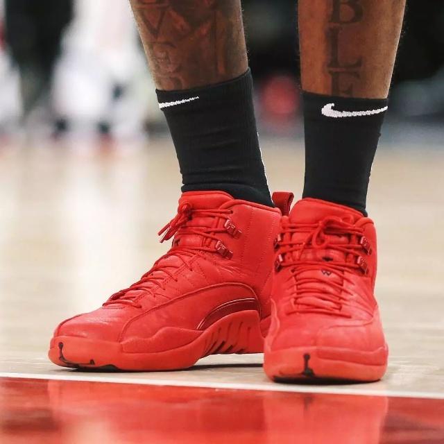 略显迟滞 略显迟滞